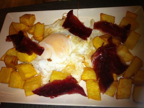 Mercado de Isabela - Huevos de ganso con jamón