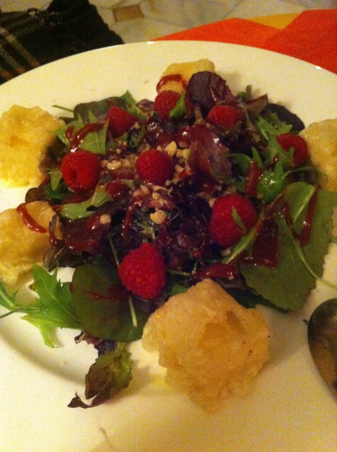 La Casa Escondida - Ensalada de queso brie