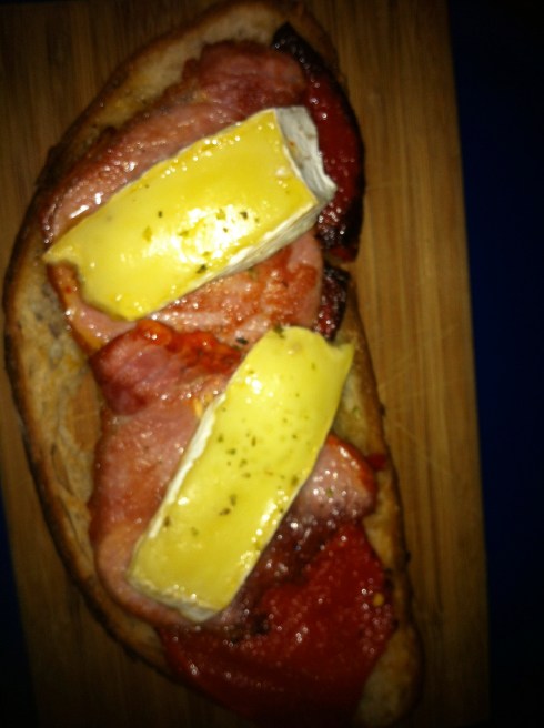 El circo de las tapas - Tosta de cinta de lomo con queso brie