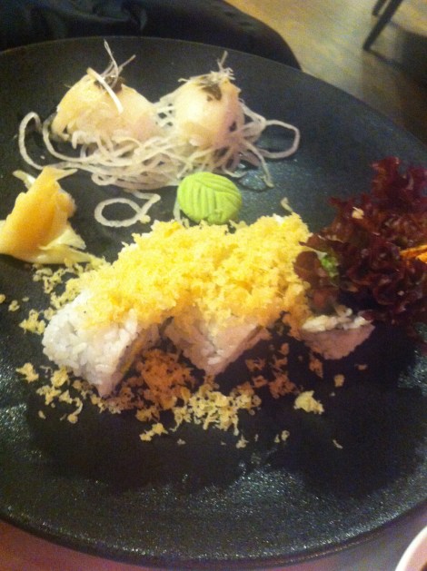 Bam Bou - Nigiri de pez mantequilla y maki crunchy