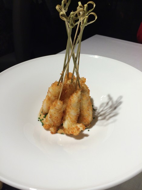 Alabaster - Cigalas empanadas en pan japonés con mayonesa de soja